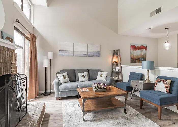 Modern Cozy Townhome