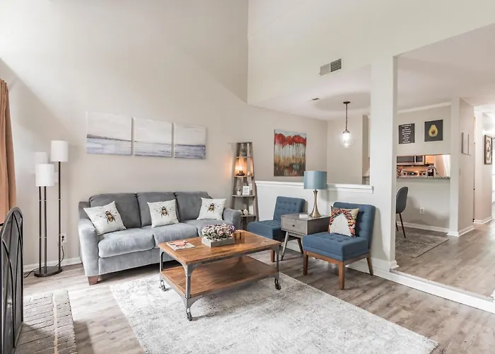 Modern Cozy Townhome